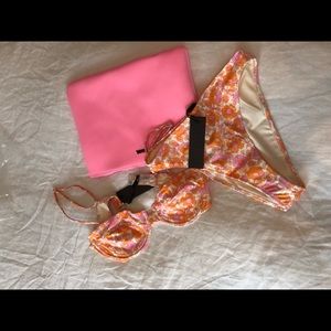 Cute bikini set from Triangl